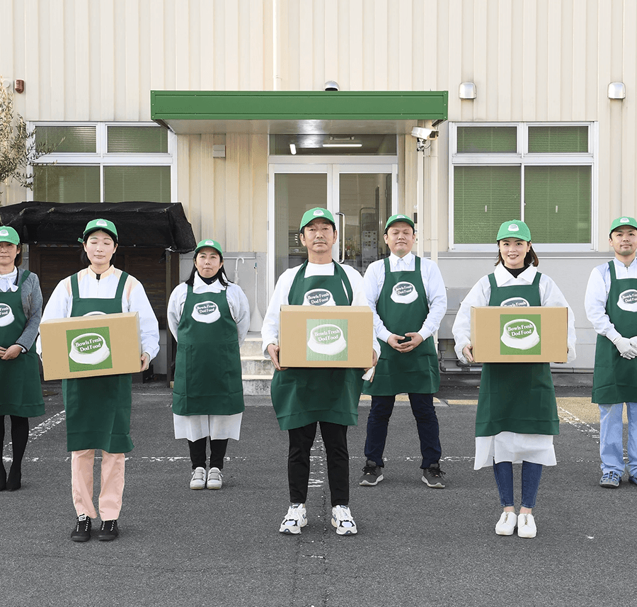 自社工場のスタッフ一同